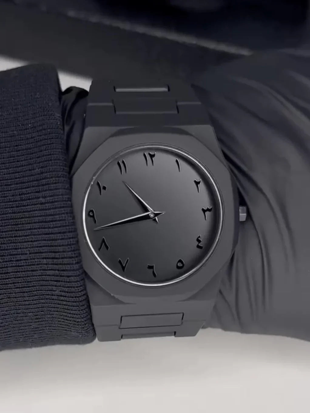 BLACK ARABIC AURA WATCH